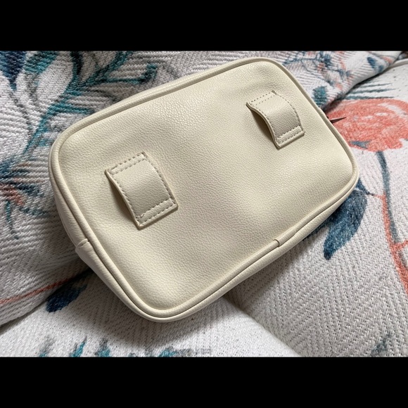 White Medium Handbag/Fanny pack - Picture 7 of 13